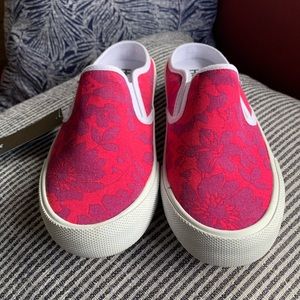 NWT Hurley Kayo Slip On